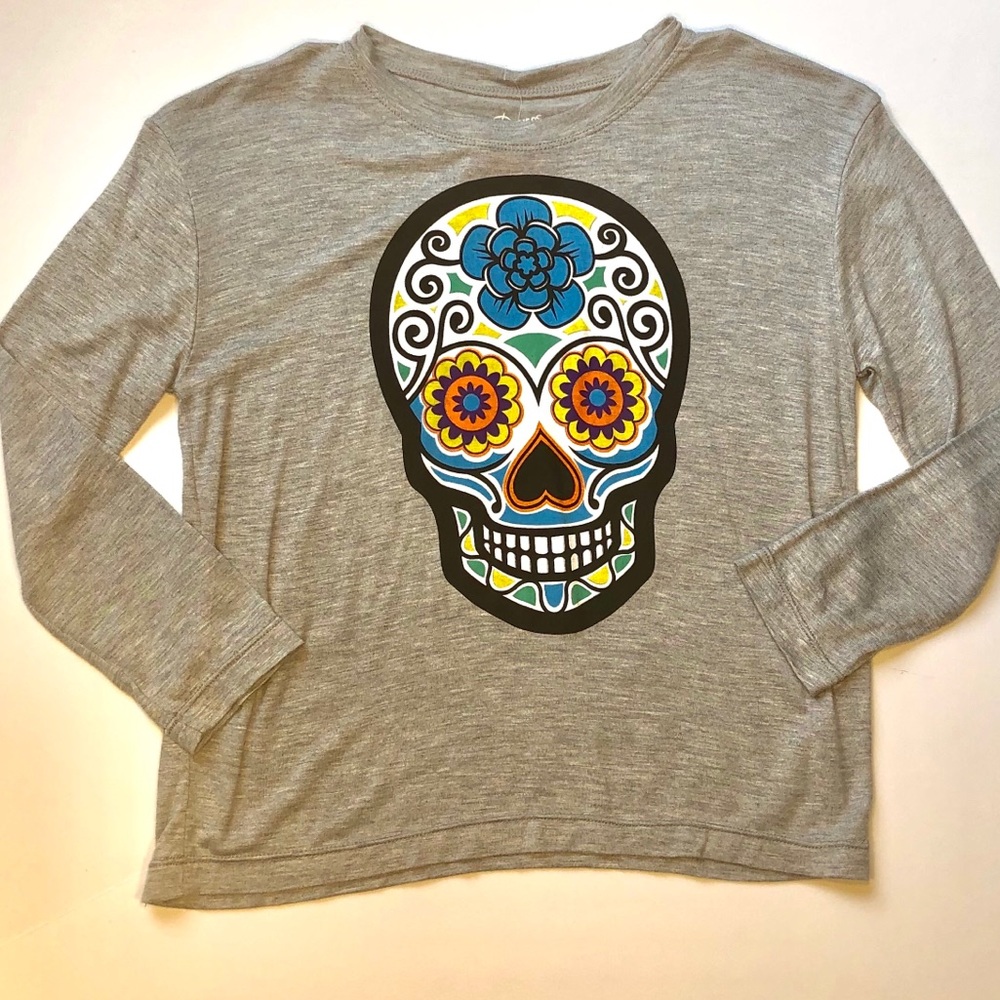 NWOT Flowers By Zoe skull top